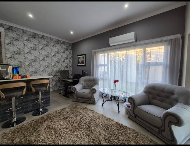 3 BEDROOM TOWNHOUSE FOR SALE IN VANDERBIJLPARK SW 5